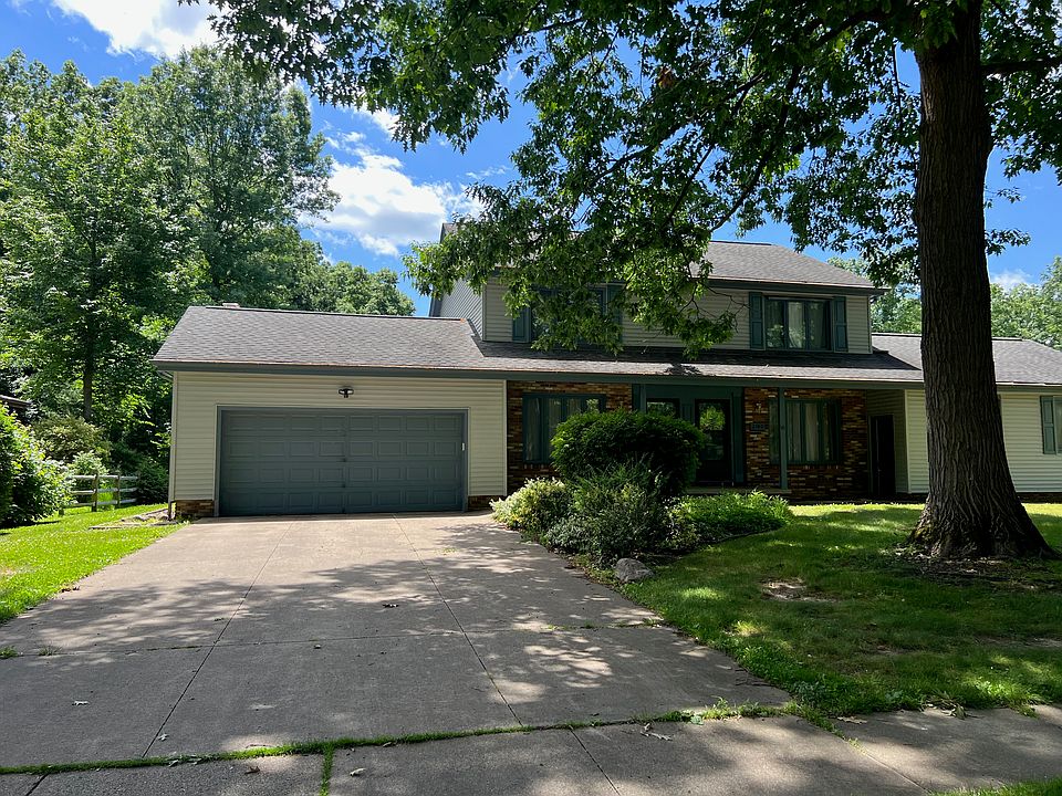1st image of 2144 Woodlawn Cir