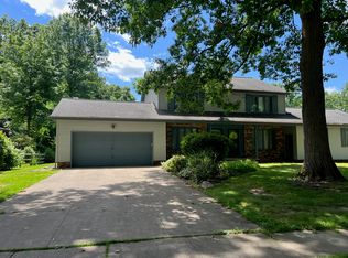 2144 Woodlawn Cir, Stow, OH 44224