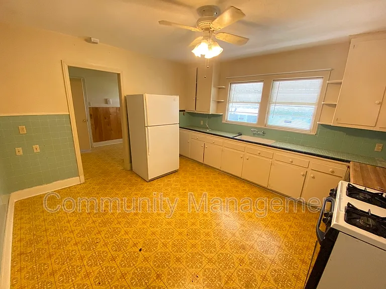 821 W Garfield St — Photo 3