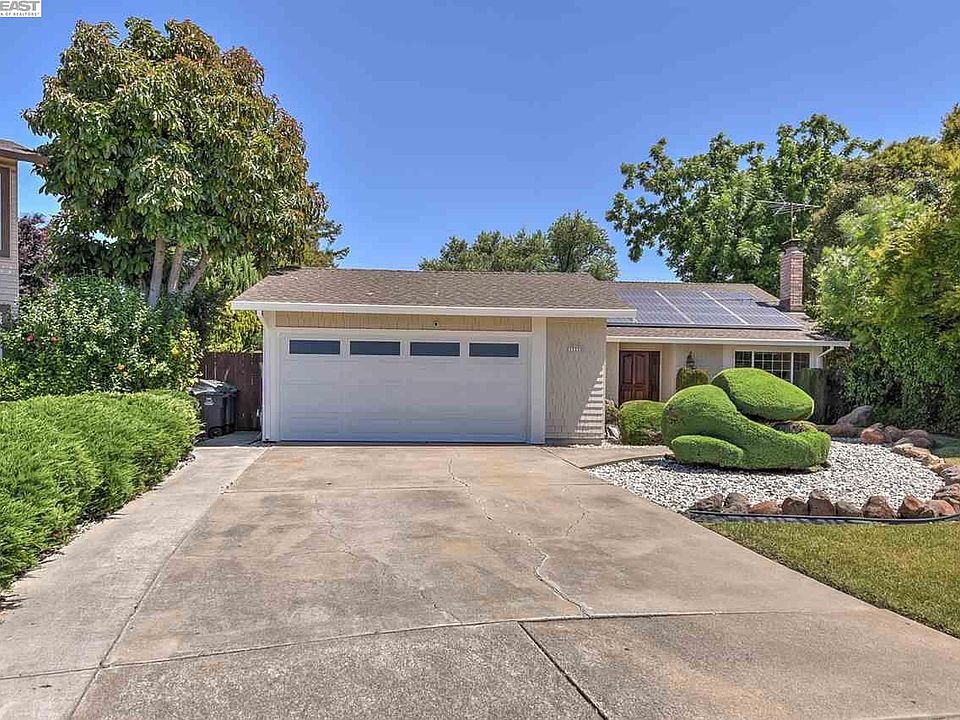 1st image of 32228 Olney Ct