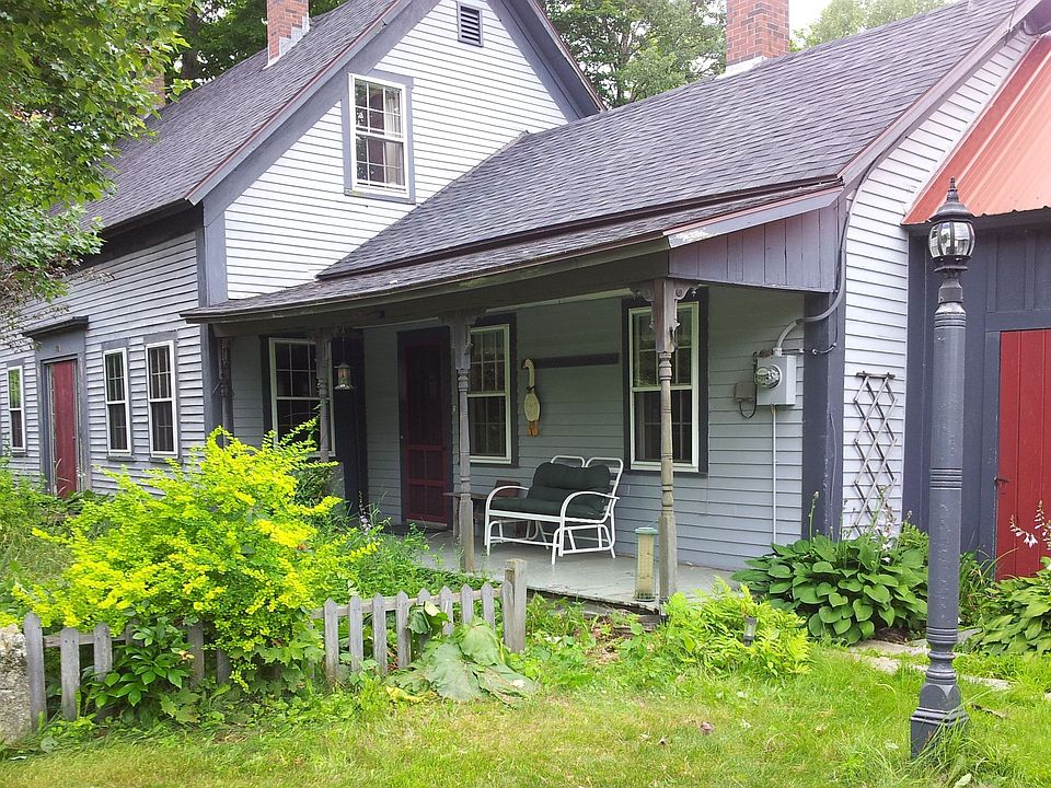 front porch w/garden