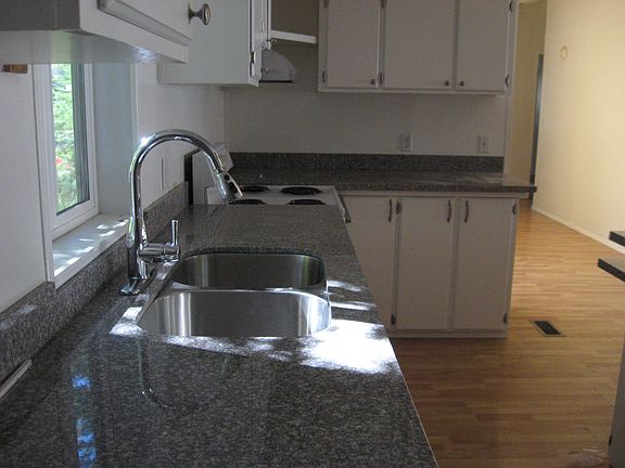 3rd image of 20221 135th Ave E #32