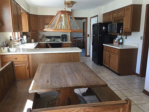 4th image of 24 Woodridge Dr