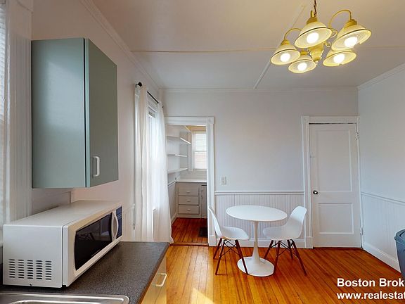 4th image of 123 Boston St Floor 3