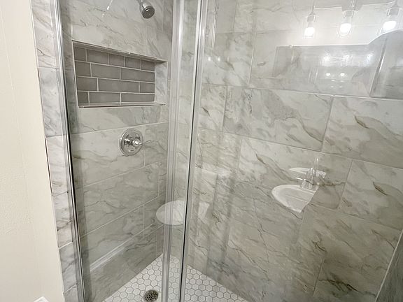 4th image of 1622 Palm Beach Ave