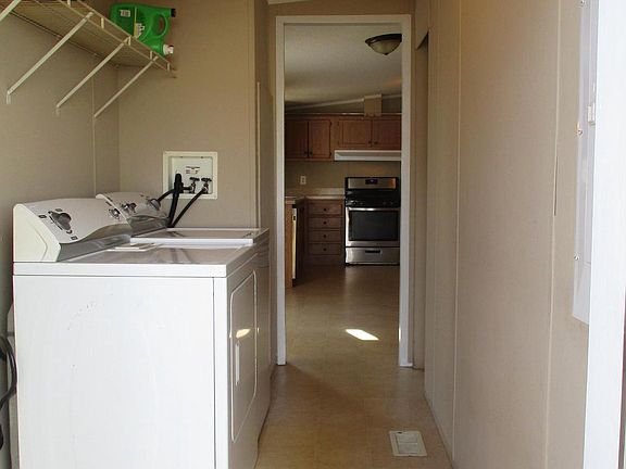 4th image of 394 W Howard St