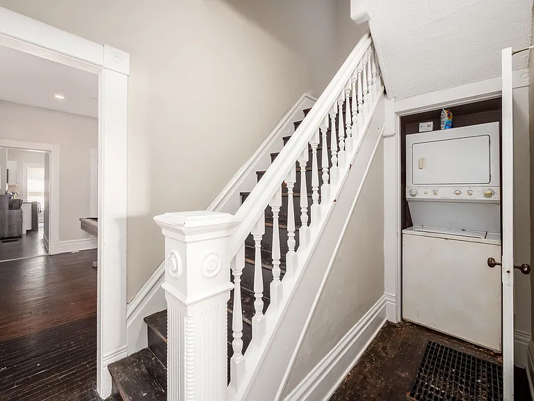 605 Oak St — Photo 11