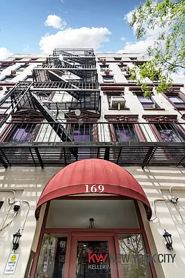 Rented by Keller Williams NYC | media 34