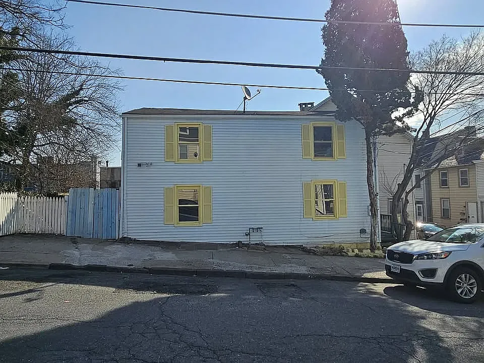 49 N 7th St