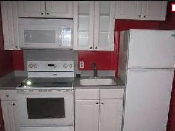 3rd image of 954 Kiely Blvd Unit F