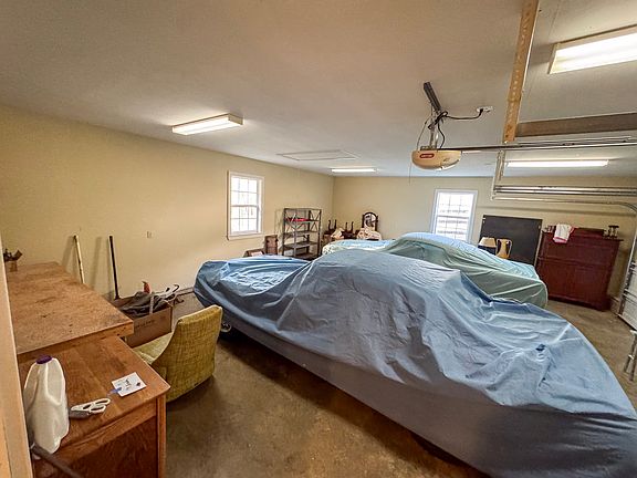5th image of 74 Lockes Way
