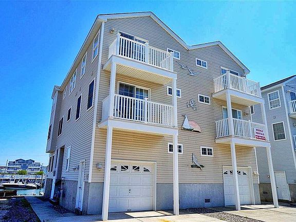 2nd image of 339 43rd Pl Unit West