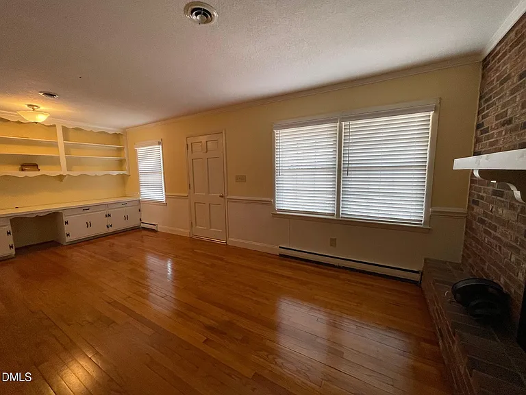 280 Montague Rd — Photo 5