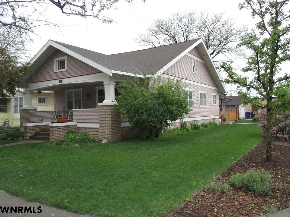 1st image of 1822 2nd Ave