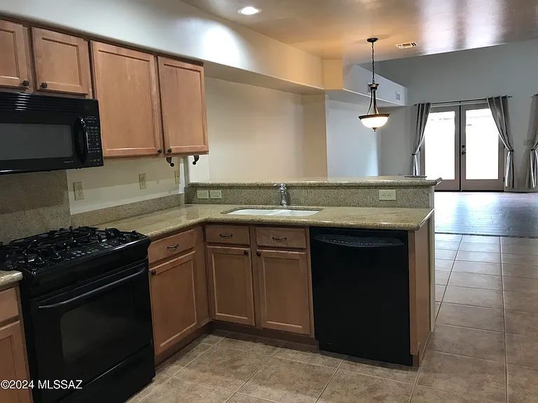 3149 N Olsen Ave — Photo 8