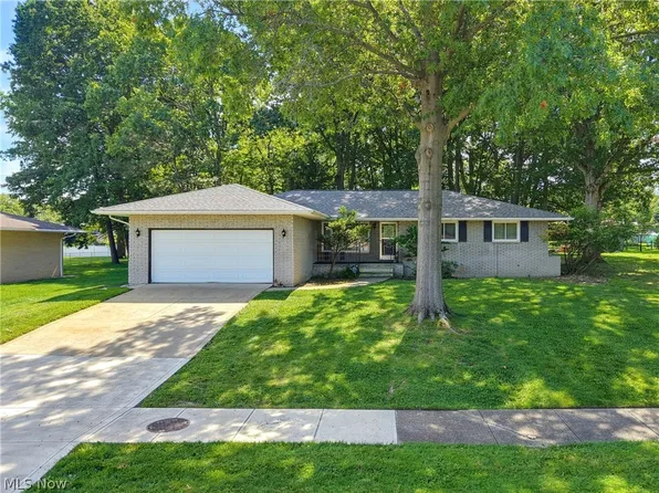1780 E Parkhaven Dr, Seven Hills, OH 44131