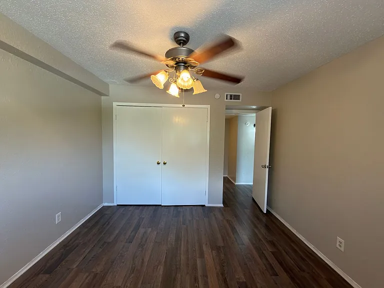 358 Valley Park Dr — Photo 16