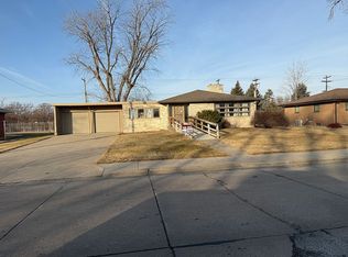 2662 Pershing Rd, Columbus, NE 68601