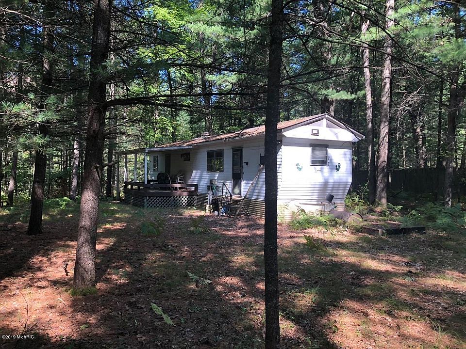 1st image of 1578 E 76th St