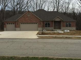 201 Brookstone Dr, East Peoria, IL 61611