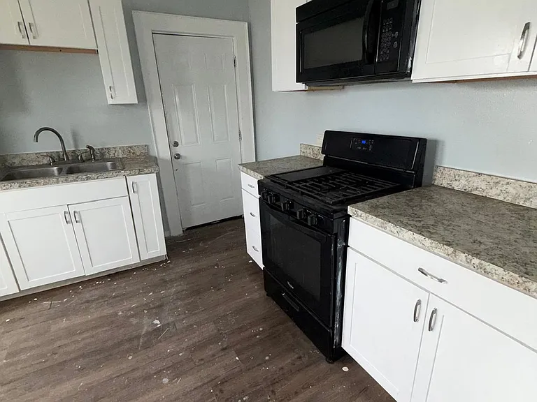 1507 N Salina St #3 — Photo 2