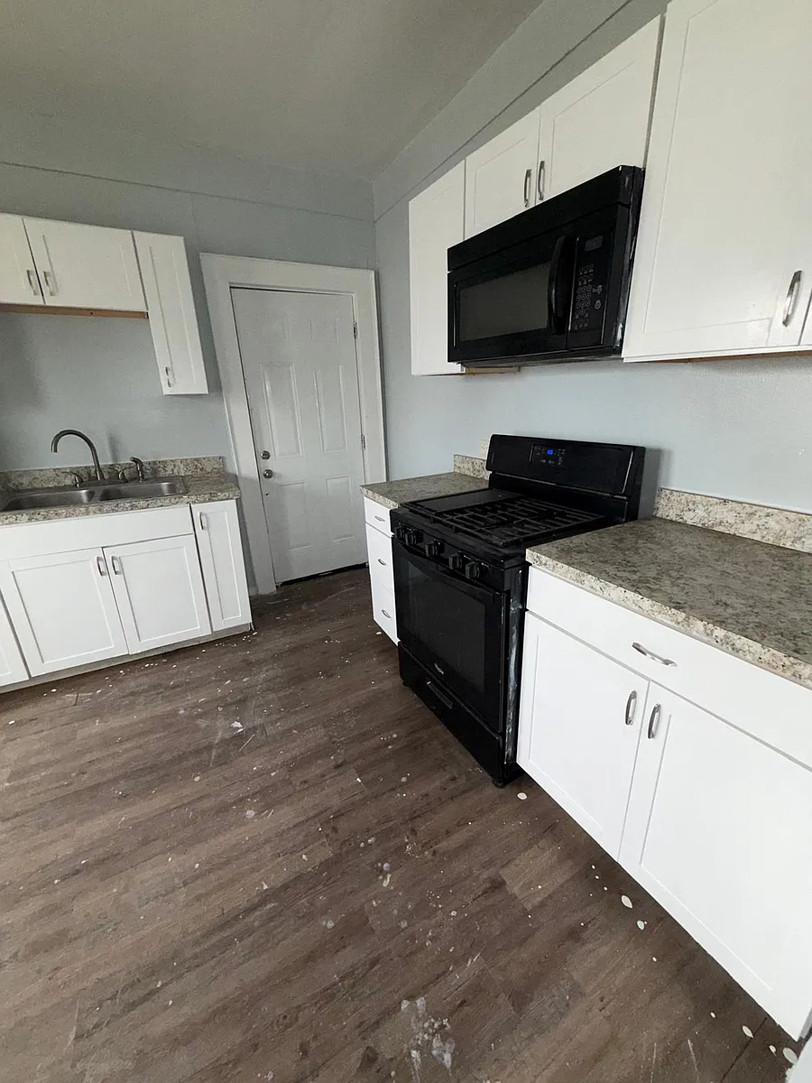 Building Photo - 1507 N Salina St #3