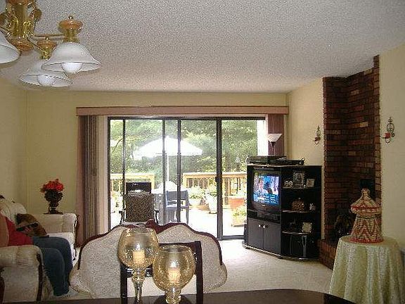 3rd image of 30 Greenwich Dr #2007