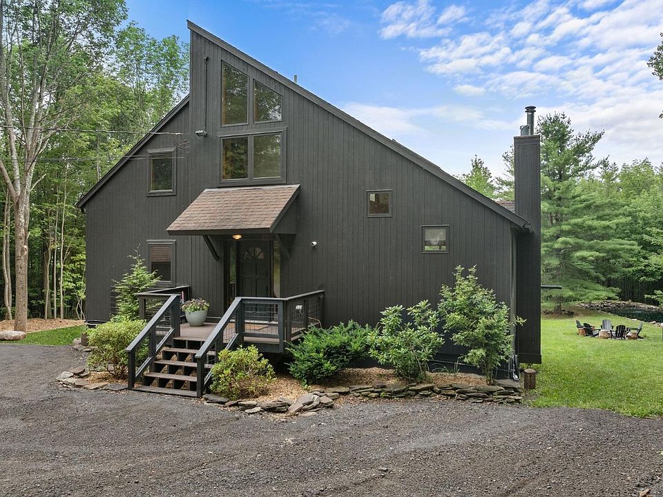 1st image of 210 Acorn Drive