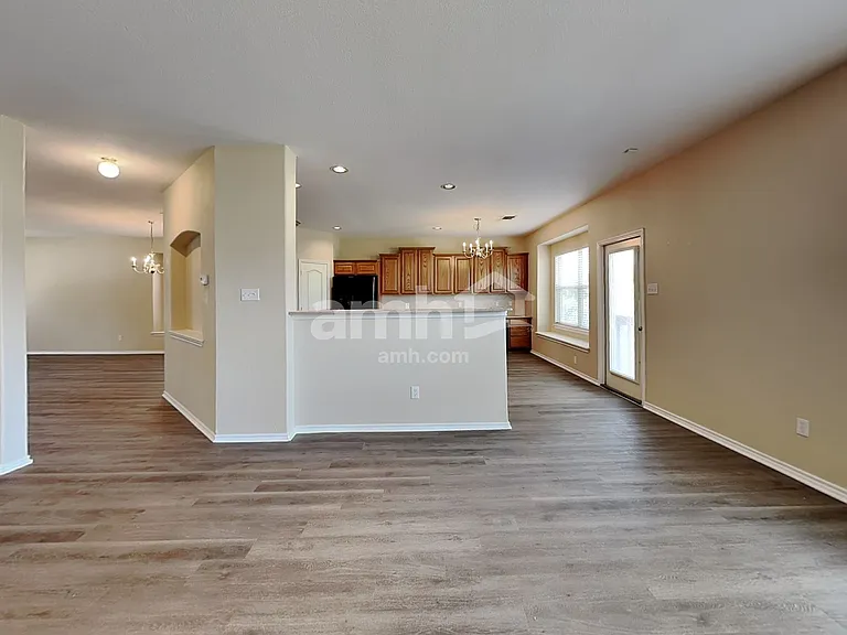 23007 Airedale Ln — Photo 6