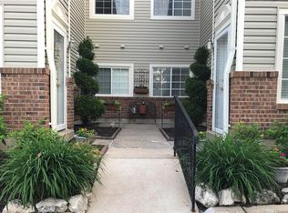 1065 N Spoede Rd, Saint Louis, MO 63146