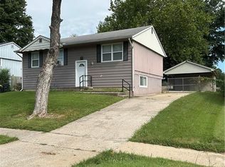 408 Fairlane St, Lansing, KS 66043