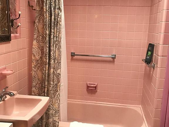 5th image of 4918 Boudinot St