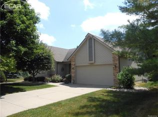 8032 Sawgrass Trl, Grand Blanc, MI 48439