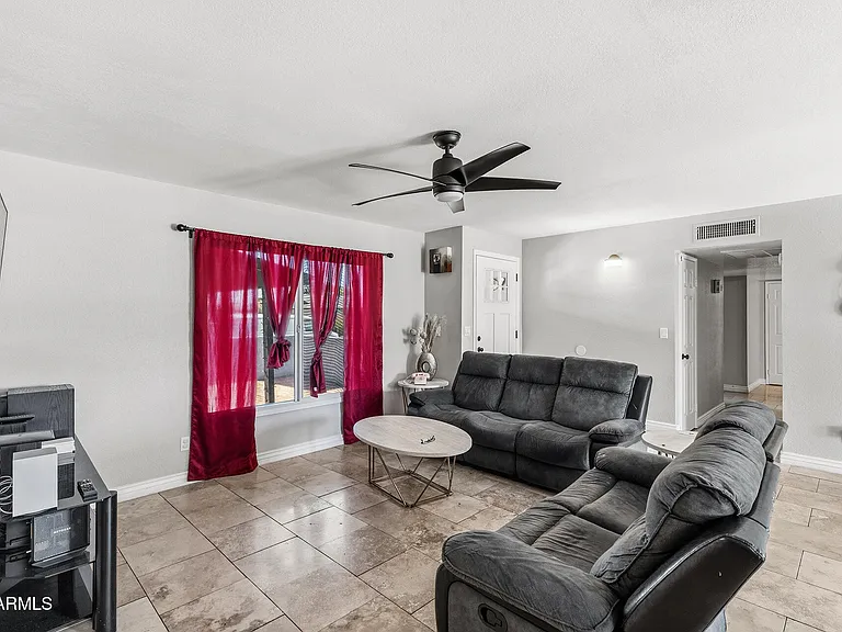 4716 W Christy Dr — Photo 24