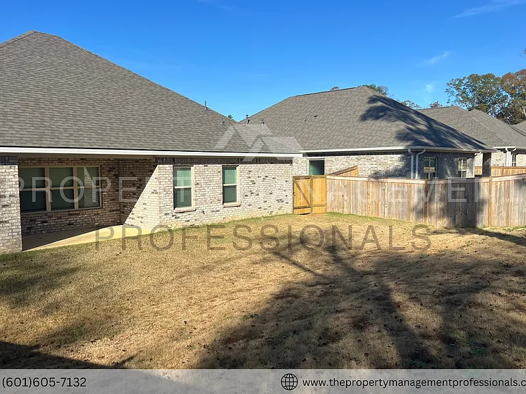 215 Serenity Lake Dr — Photo 30