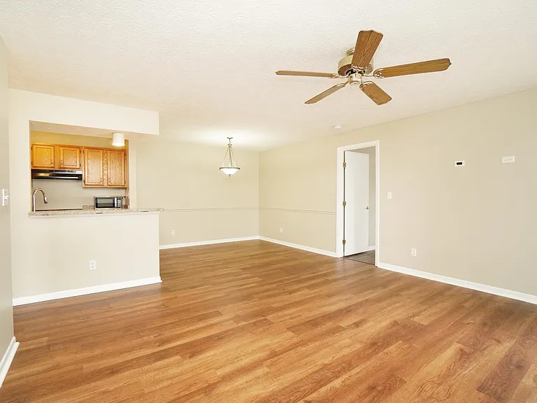8945 Eagleview Dr #7 — Photo 9