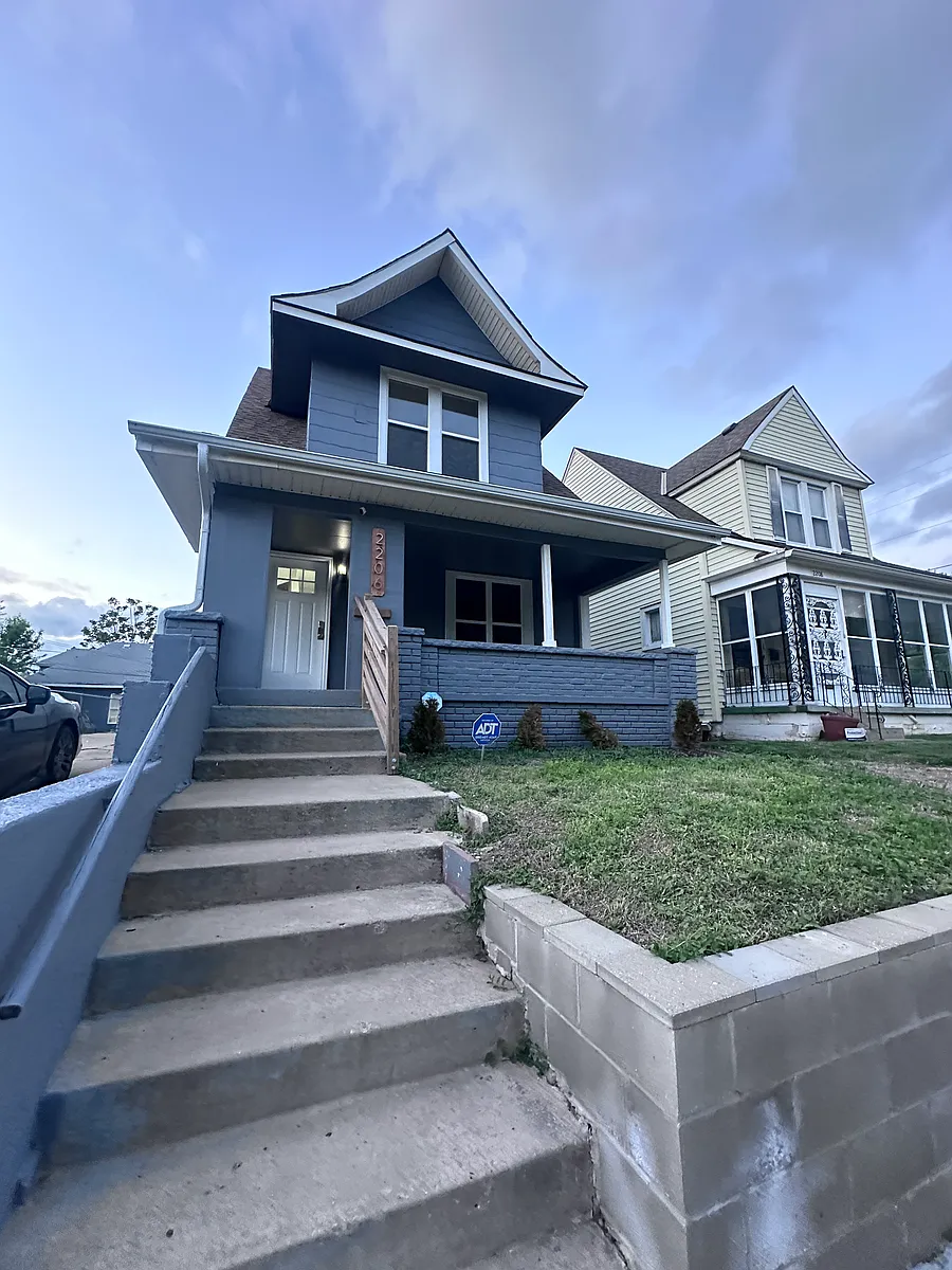 Building Photo - 2206 E 30th St