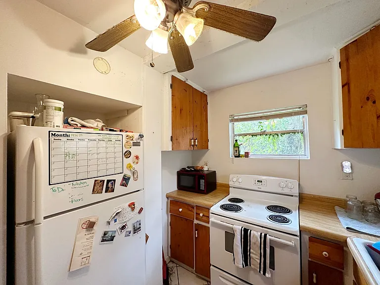 732 NE 3rd Ave #A — Photo 5