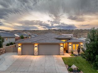 886 N Sandy Talus Dr, Washington, UT 84780