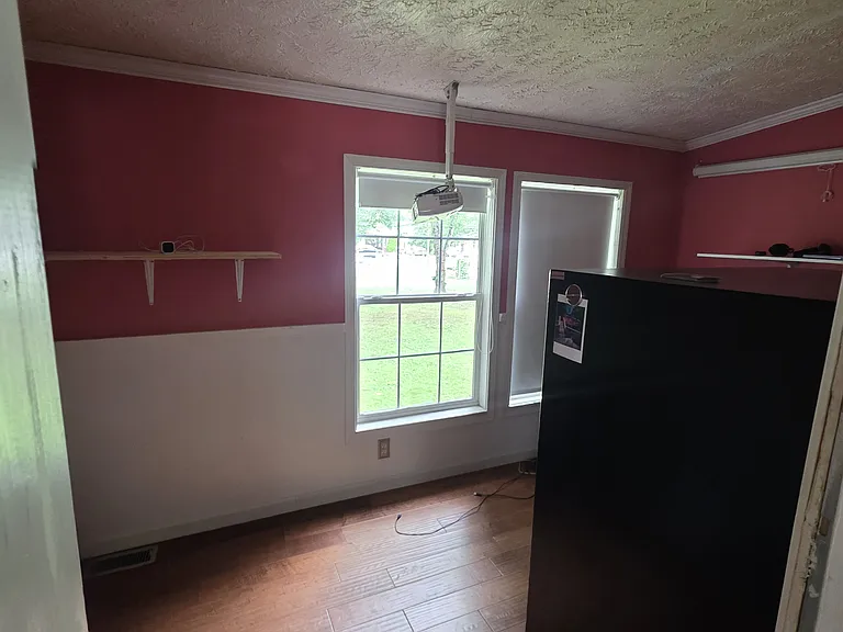 1235 Sulphur Springs Rd — Photo 7