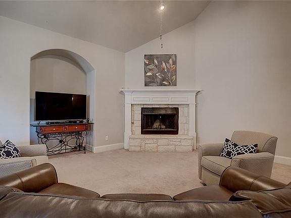 4th image of 3344 University Park Ln