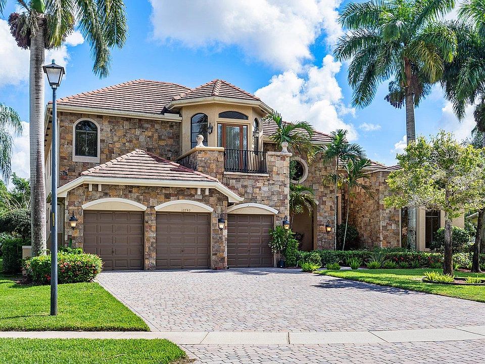 1st image of 10740 Versailles Blvd