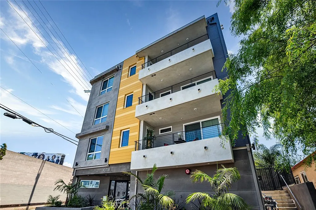 3 bed, 1600 sqft, $4,495 — Photo 1