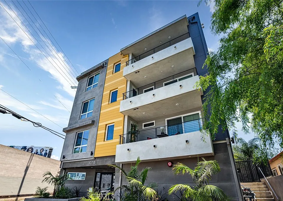 10718 Acama St #401