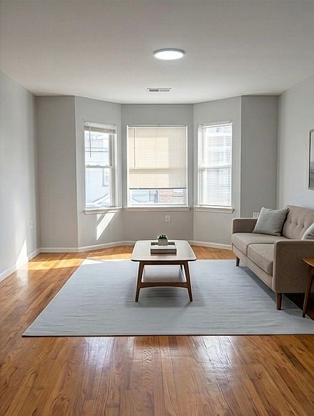 2nd image of 547 Magnolia Ave Floor 2