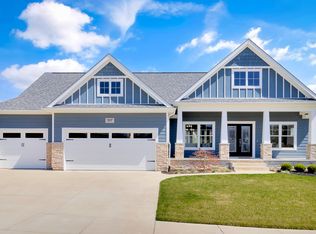 1517 Maple Ridge Ct, Columbus, IN 47201