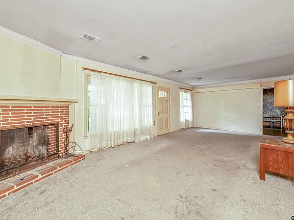 5th image of 599 E Holley St