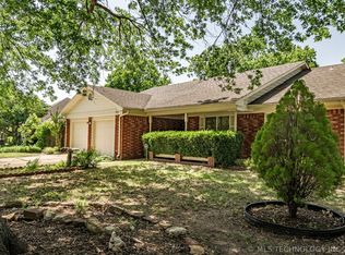 5925 E 49th St, Tulsa, OK 74135