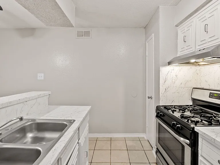 Villas at Mueller — Photo 30