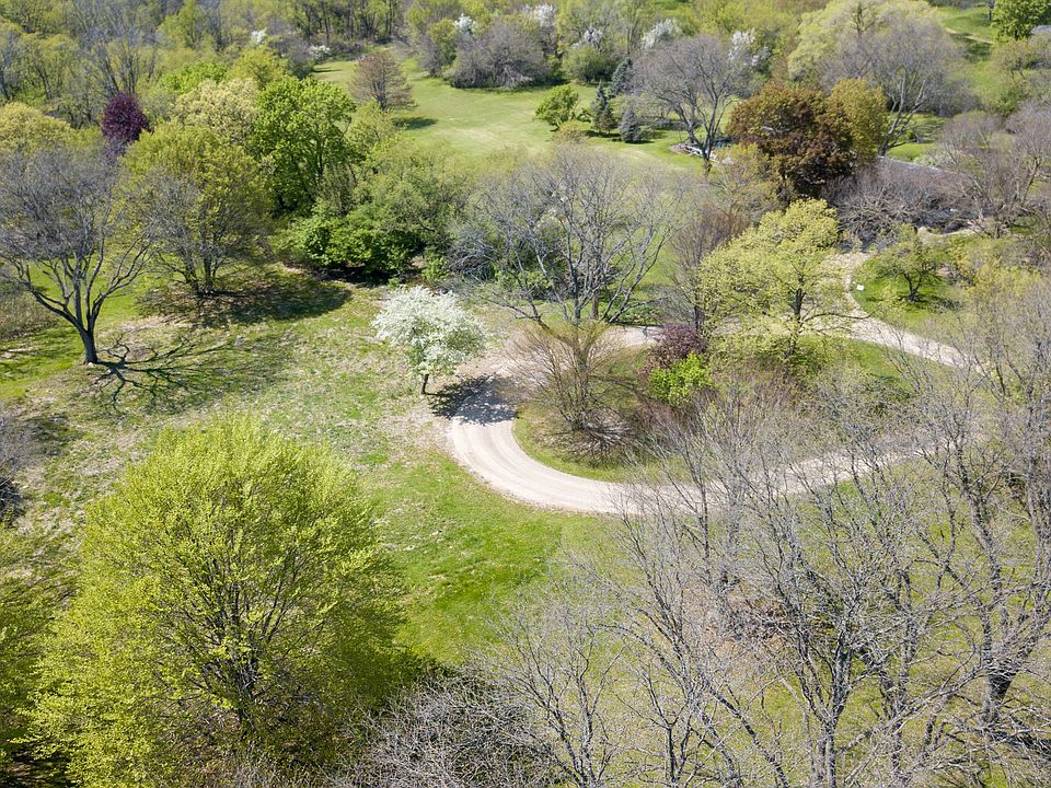 1st image of 42 Valley Dr